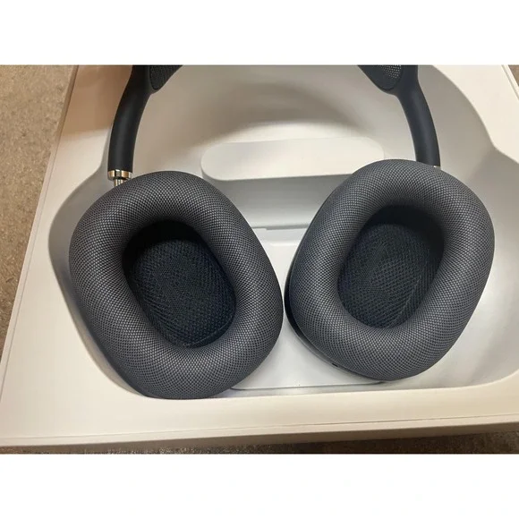 Apple AirPods Max Midnight Black Bluetooth USB-C Headphones Smart Case Open Box